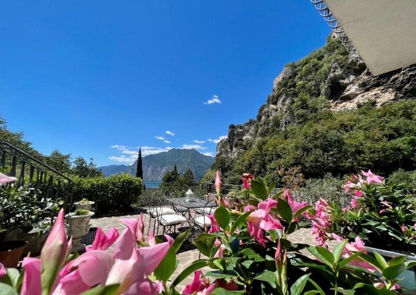 Viewlake Apartment Torbole Sul Garda Ngoại thất bức ảnh