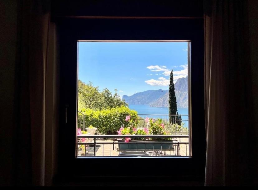 Viewlake Apartment Torbole Sul Garda Ngoại thất bức ảnh