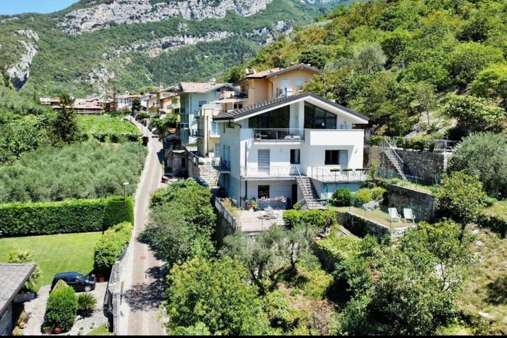 Viewlake Apartment Torbole Sul Garda Ngoại thất bức ảnh