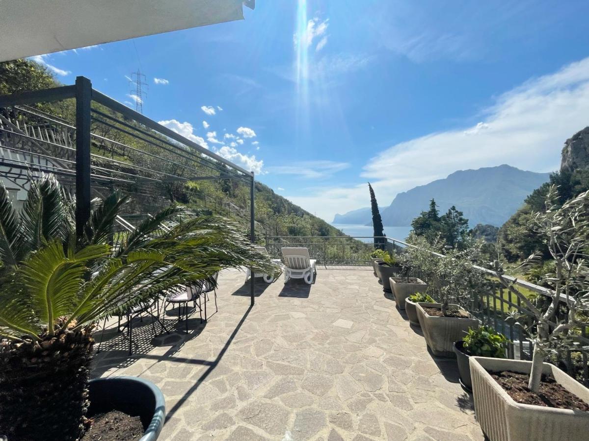 Viewlake Apartment Torbole Sul Garda Ngoại thất bức ảnh