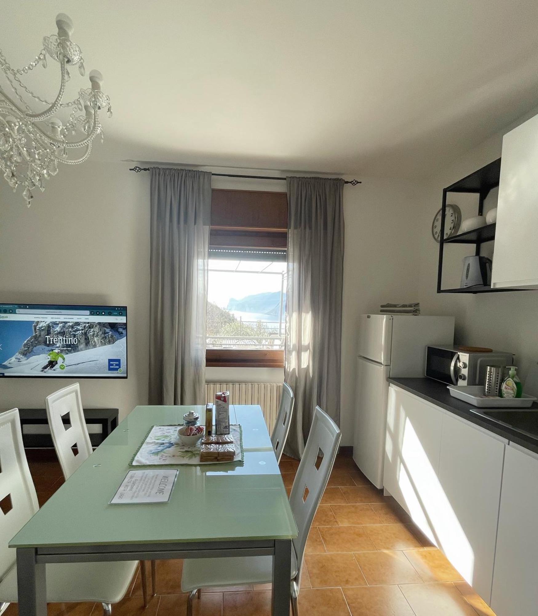 Viewlake Apartment Torbole Sul Garda Ngoại thất bức ảnh